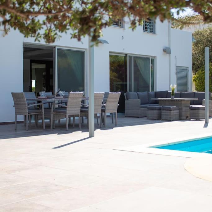 Villa Artemis Larnaca Luaran gambar
