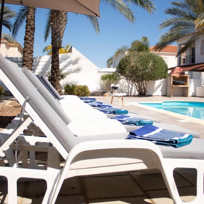 Villa Artemis Larnaca Luaran gambar